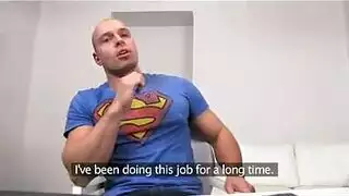 كسها ياكل زب في احلى نيك مع الشاب الذي اشتهاها و مارس عليها اسخن نيك