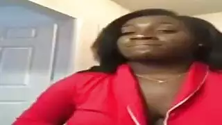 امرأة عارية شقراء مع أباريق حليب ضخمة ، ماريا ريناتا تحتاج إلى الجنس الشرجي بقدر الجنس