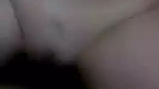 المشاغب في سن المراهقة وقحة يزداد صلابة واحدة تلو الأخرى، في غرفة فندق خاصة