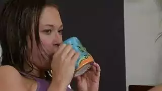 ارجوك بابا نيكني اريد زبك كاملا في كسي انا لا اقدر على الاحتمال اكثر