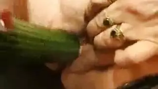 أقدم ، شقراء مثليه يحصل لها اصابع الاتهام