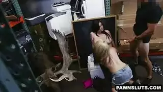 الأزواج الجياع الديك يقيمون حفلة برية من أربعة ثقوب ويمارسون الجنس مثل الحيوانات البرية كل ليلة