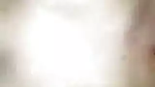 تحتاج بيلا ذوي الخبرة إلى موقف أسلوب هزلي، لذلك هي سخيف رجل تحب