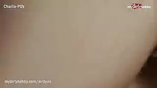 زوجة تعشق زب زوجها الكبير الطويل و تلحسه له بلهفة حتى تركبه بكسها اللزج الممحون