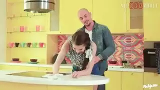 نيك بنت فى كسها مع صديقها سكس جديد اون لاين فى المطبخ