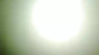 إيفاريجينا وخليج ميشيلي يئن بينما يثبط الرجل، لأنه يثيرها أكثر من أي شيء آخر.