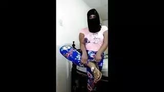 الهواة الحقيقي المسلمين العربي في العادة السرية التي تسحق كس على كاميرا الويب إلى النشوة الجنسية