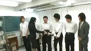 حصلت جبهة مورو الناضجة عن حمارها حتى حصلت على نبضات بعنف، ثم اممتها.