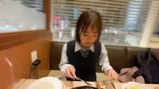 فتيات سمراء مطيعات للغاية ذوات مكانة صغيرة ومتحمسات للغاية يمارسن الجنس في أي شيء