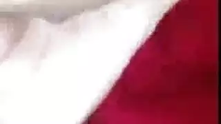 التدخين سيدة سيدة سونيا فيرا الركوع وامتصاص وخز رجل كبير متزوج، مثل عاهرة.