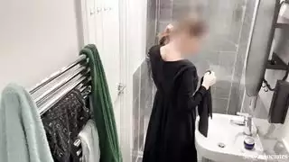 يا إلهي! لم أكن أعرف الفتيات العربيات تفعل ذلك اشتعلت فتاة عربية مسلمة في الحجاب استمناء في الحمام