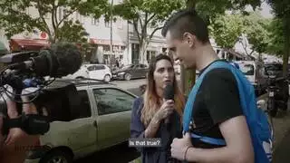 تتم مقابلة الفتيات اللواتي يمارسن الجنس في الفوضى من قبل مراهق يمارس الجنس معهم