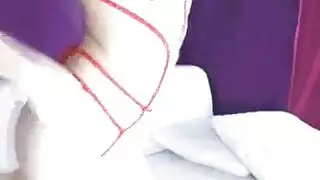 الممرضة الشقراء على وشك ممارسة الجنس مع رجل ليس صديقها ولكنه قرني للغاية.