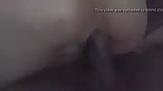 شقراء بروكلين براون، وهو نموذج لديه الثلاثي عارضة مع المصور الوسيم، في استوديوه