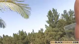 تحصل المرأة الناضجة قرنية على مارس الجنس بقوة في العديد من المواقف البرية ، على الأريكة ، طوال اليوم