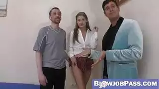 تيفاني تاتوم تقوم ببعض أفضل الفتيات اللواتي رأتهن على الإطلاق ، وتستمتع بالجنس