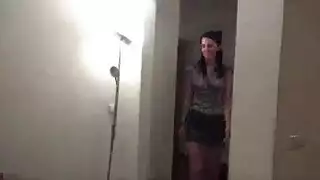 الفاسقة الناضجة المجرية ذات الحلق العميق هي ركوب الديك الصعب لعشيقها الأسود طوال اليوم