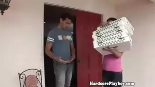 شابة الهواة في سن المراهقة فتاة في النظارات والكعب العالي مارس الجنس و على