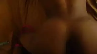 الجمال الأسود يفرك البظر أثناء مص الديك الثابت لشريكها قرنية ، مثل مجنون