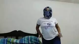 الهواة الحقيقي المسلمين العربي في العادة السرية التي تتدفق كس الدهون على كاميرا الويب
