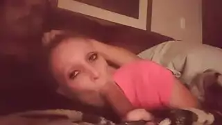 الديك الجياع تايلور يحب أن يشعر ديك من الخلف حتى يطلق النار نائب الرئيس في جميع أنحاء وجهها