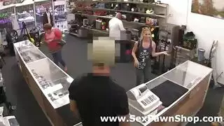 أريد أن أمارس الجنس مع هذه الفاسقة أعتقد أنها ستحب كل شبر