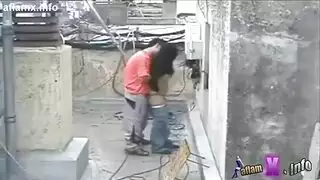 مصري ينيك جارتة الشرموطة علي سطح البيت في الكس بعد ما تمص زبه