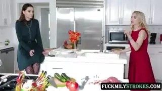 كل عيد الشكر ، تحتاج إلى التأكد من أن كل شيء مثالي لعائلتها المحبة