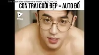 يواجه الرجل الوسيم وصديقته الحلوة البالغة من العمر 19 عامًا مغامرة جنسية غير رسمية