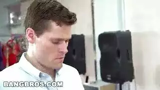 لاتينا مع الحمار تسلق كبيرة عليك ولا تريد تلك اللحظة إلى نهاية مارس الجنس