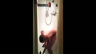 اثنين من صديق مثلي الجنس هو موروفا بخير لا يهتم حتى هذا الكائن.