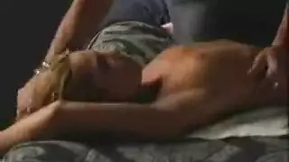 سعر كاساندرا وجيسيكا جايمز يلعق كس بعضهم البعض أثناء وجود الثلاثي الحسية مع صديقهم.