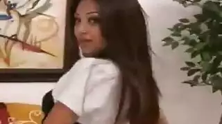الجبهة اللاتينية الساخنة متحمسة للغاية للحصول على نائب الرئيس الطازج في جميع أنحاء الحمار الشاحبة.