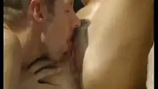 الزوجة الألمانية تُهزم وتُجبر على القذف بقوة