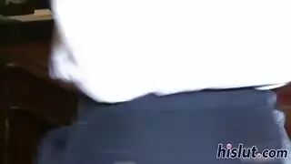 شاب يسيطر على عمته المثيرة بجنس كرسي قوي