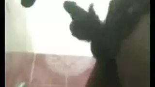 فتاتان في جلسة مثلية إباحية مع متلصص يستمني