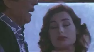 جماع جماعي في الحافلة: عاهرة مراهقة تمتلئ بالسائل المنوي
