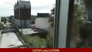 فتاة حقيقية ساخنة تمارس الجنس الإباحي المكشوف