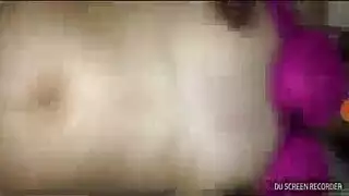 يلحس كسها ويصورها مخفي