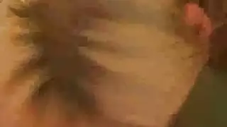 طيز ابيض تدخل به زب مطاطي