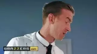 ليا غوتى تتناك أول مرة فى طيزها