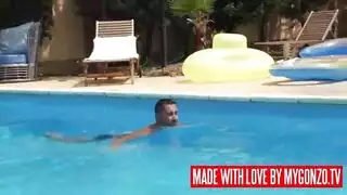 حفلة مهبل مبلل في المسبح – سحاق إكس إكس إكس