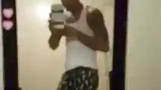 مراهقة مصرية محلوقة بكس وطيز مثاليين