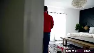 امرأة وهوسها برائحة الكس