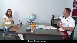 عاهرات كرتونية جامحة: قصص جنسية مصورة وصريحة