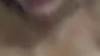 فتاة هوسا نيجيرية ساخنة تأخذ قضيبًا كبيرًا