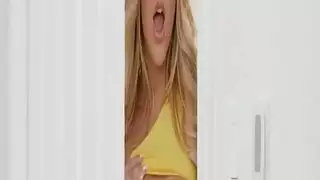 الجيران بالون جوارب