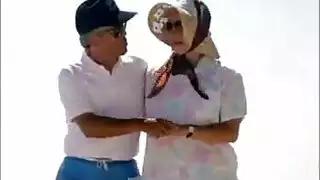 شرموطة تأخذه بعمق وبقوة