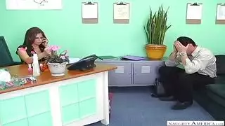 راشل تأخذ قضيب تشارلز الكبير في سكس برازيلي صريح