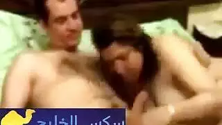 زوجة مثيرة تمارس الجنس مع صديقتها بينما الزوج الديوث يصور المشهد الإباحي
